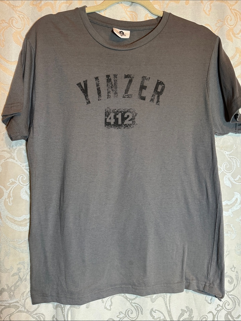Gray Yinzer 412 Graphic Short Sleeve Men’s Tee Pittsburgh